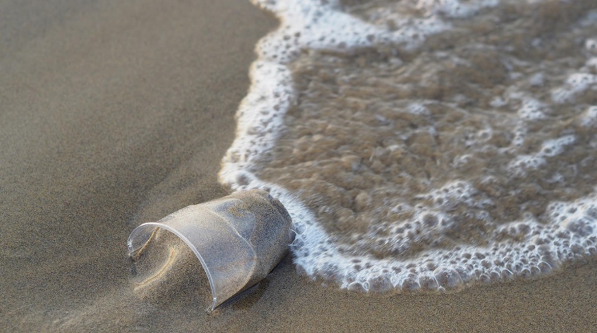 Big brands need to clean up on plastics